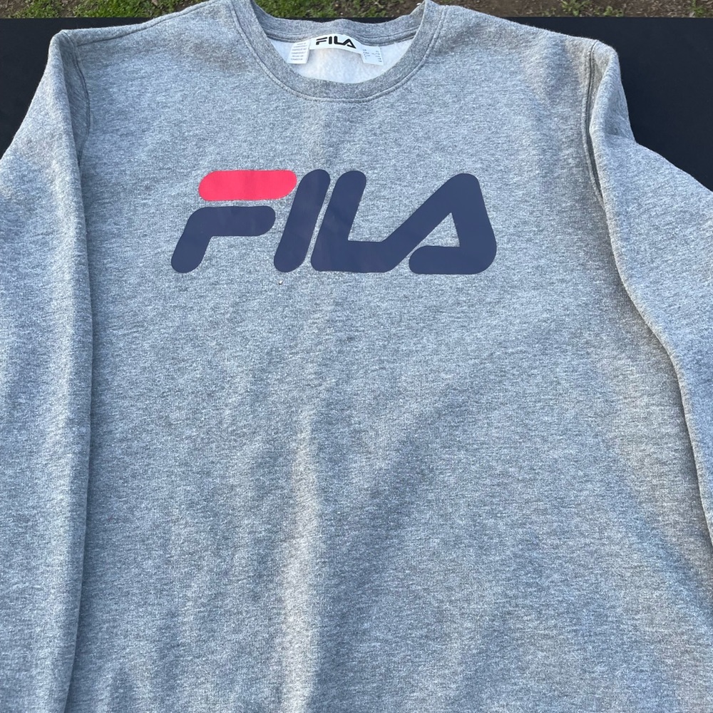 Xl Fila long sleeve sweatshirt